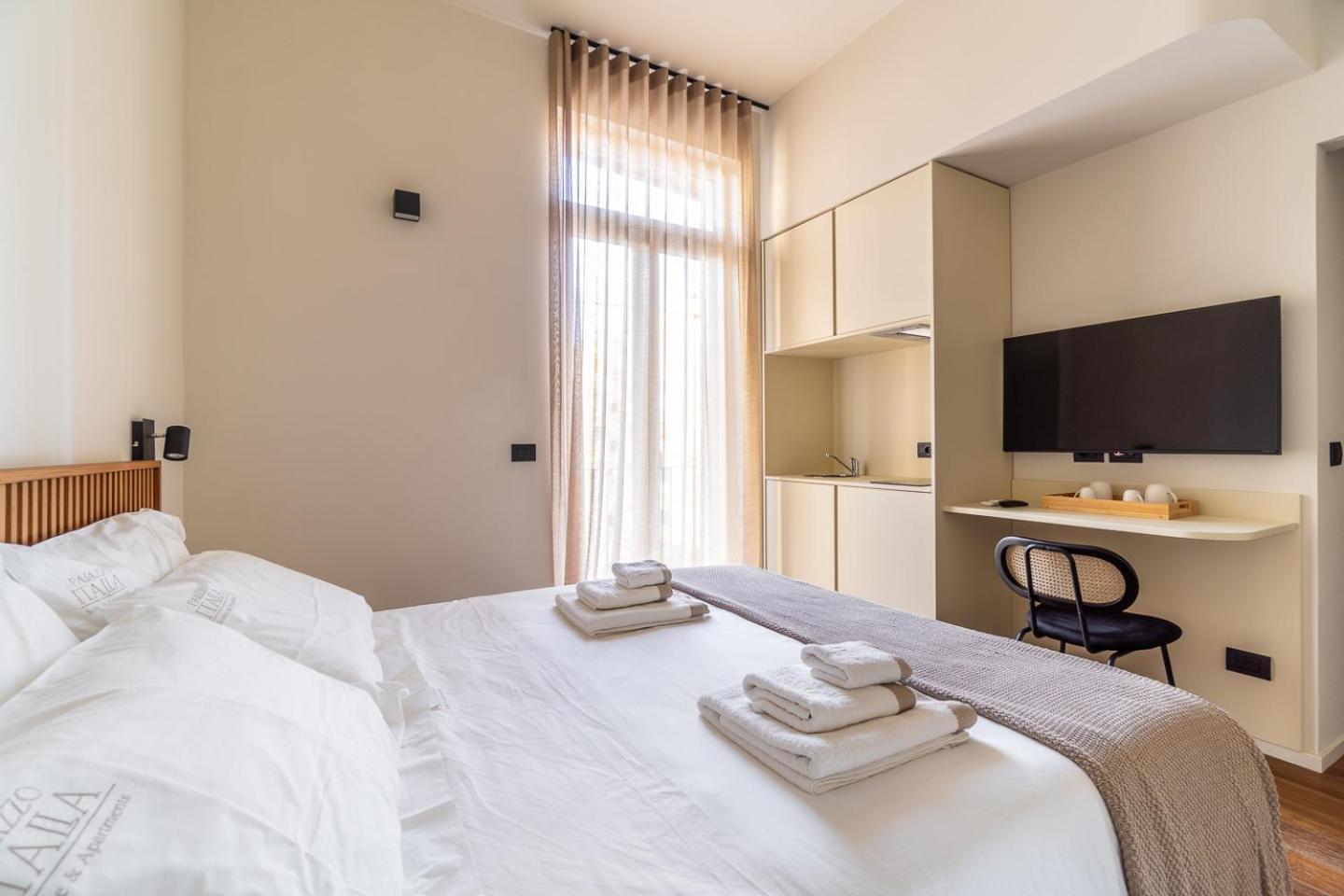 Palazzo Italia Suites Бари Екстериор снимка