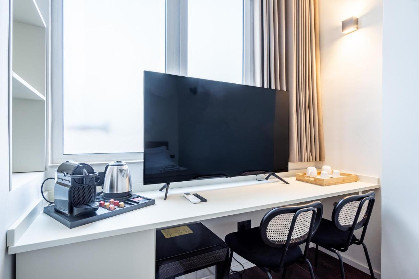 Palazzo Italia Suites Бари Екстериор снимка
