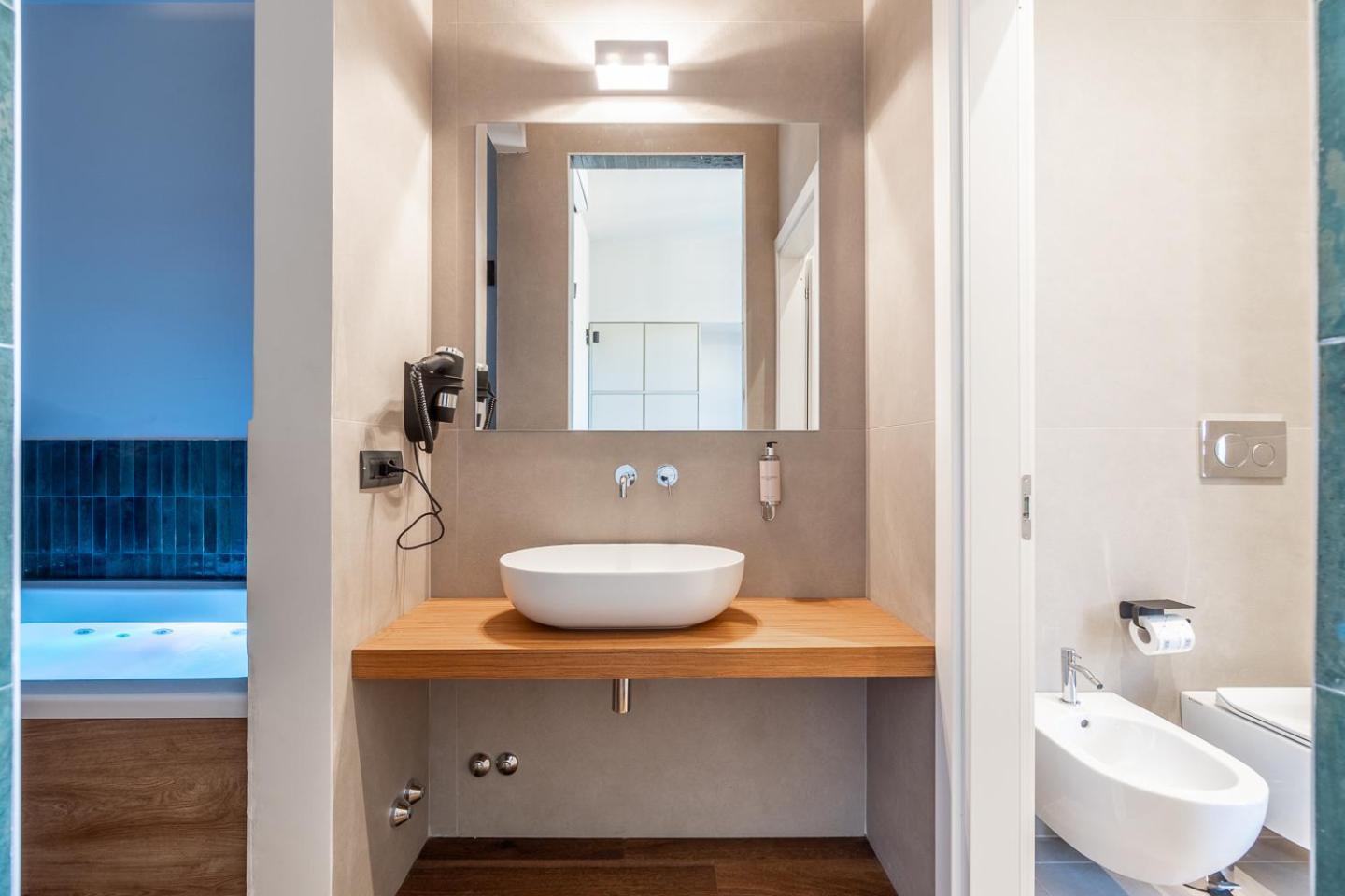 Palazzo Italia Suites Бари Екстериор снимка